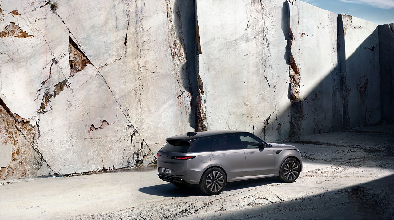 Range Rover Sport Electric Exterior Back and side