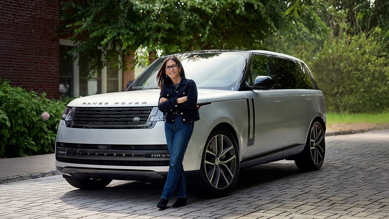 Bobbi women stand in front of RR 