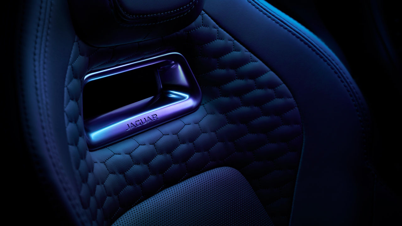 Jaguar F-Type seat Features