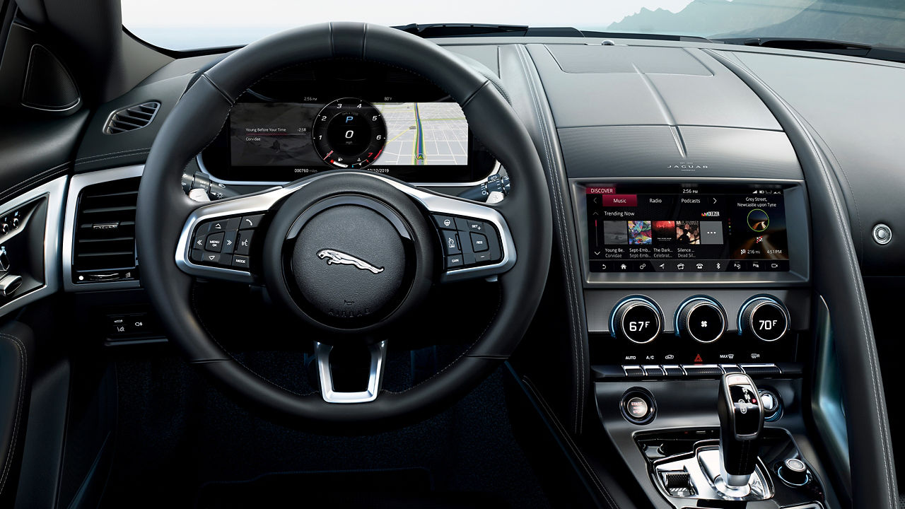 Jaguar F-Type interier digital cluster 