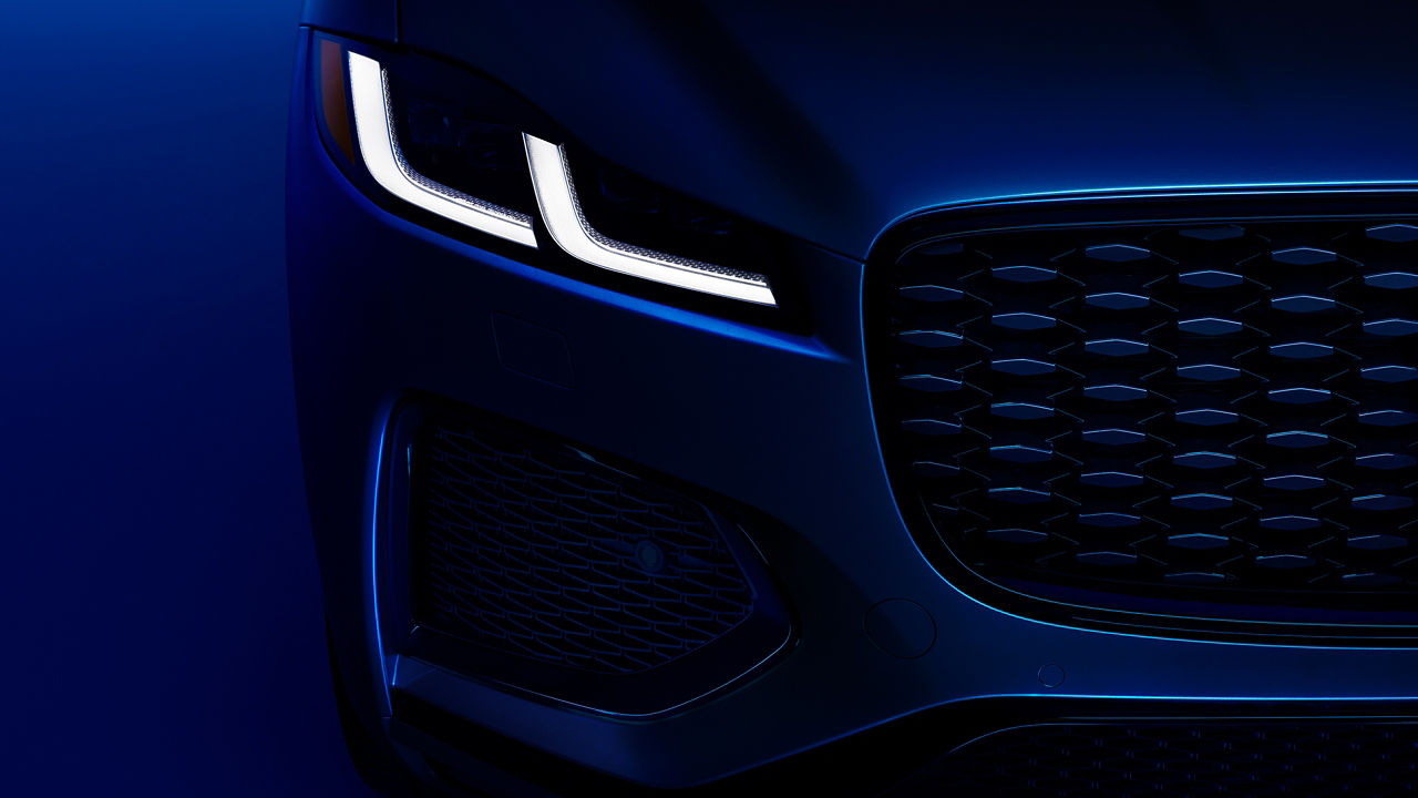 Jaguar F-Pace Extreme zoom on headlights