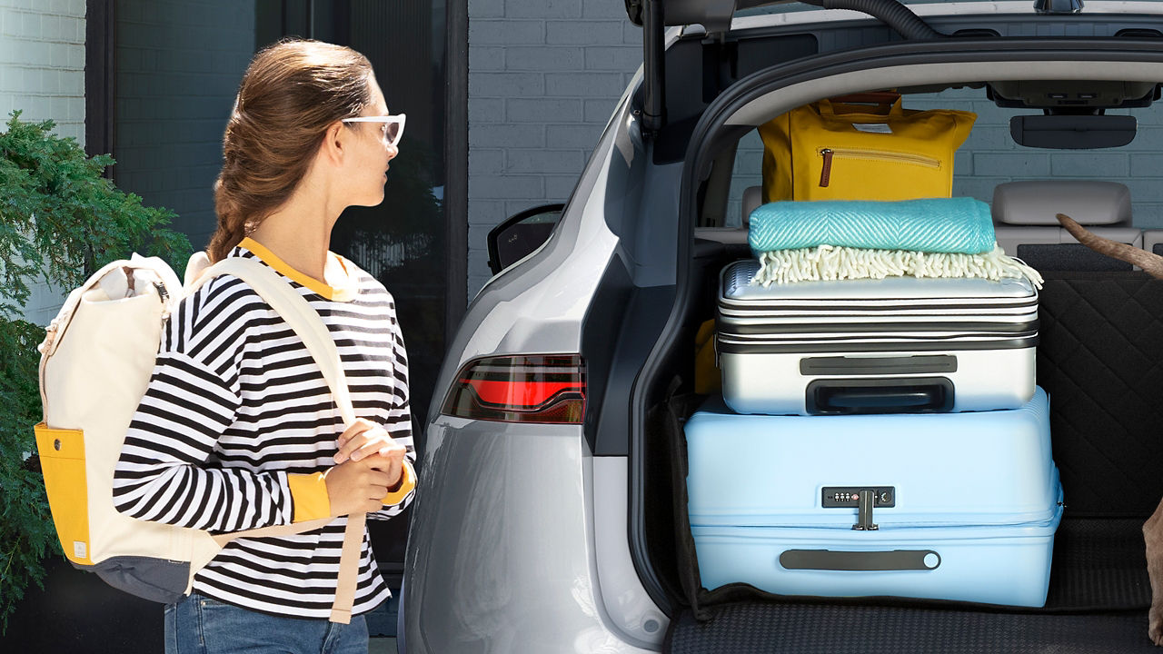 Jaguar F-Pace Boot Space Details 