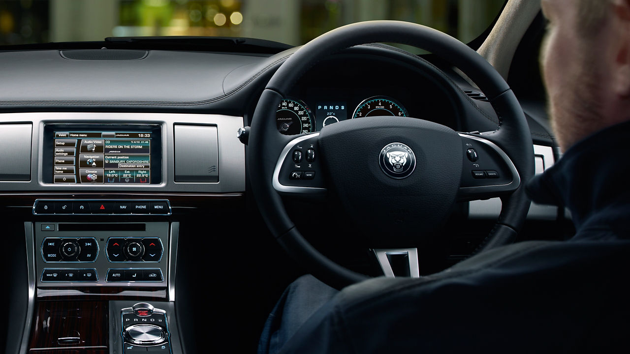 Jaguar XF Sportbreak interior view