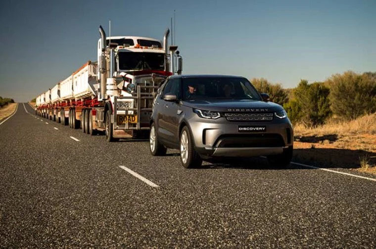 Black Range Rover Discovery