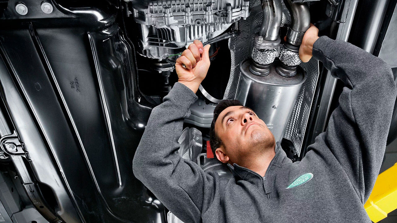 Service and maintenance in Land Rover Service center